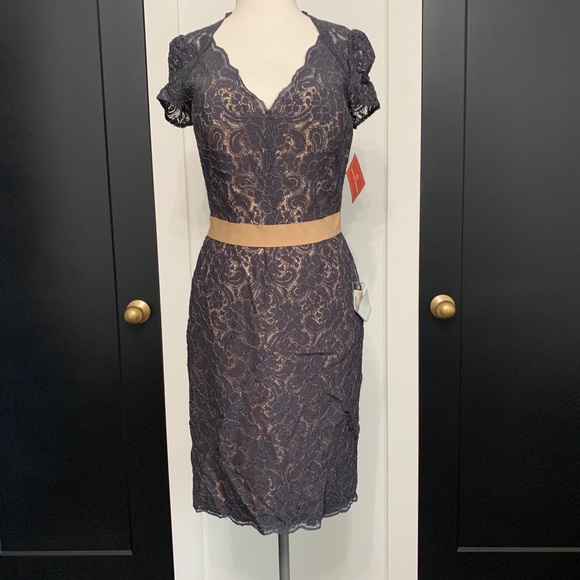 Lace dress - Picture 2 of 5